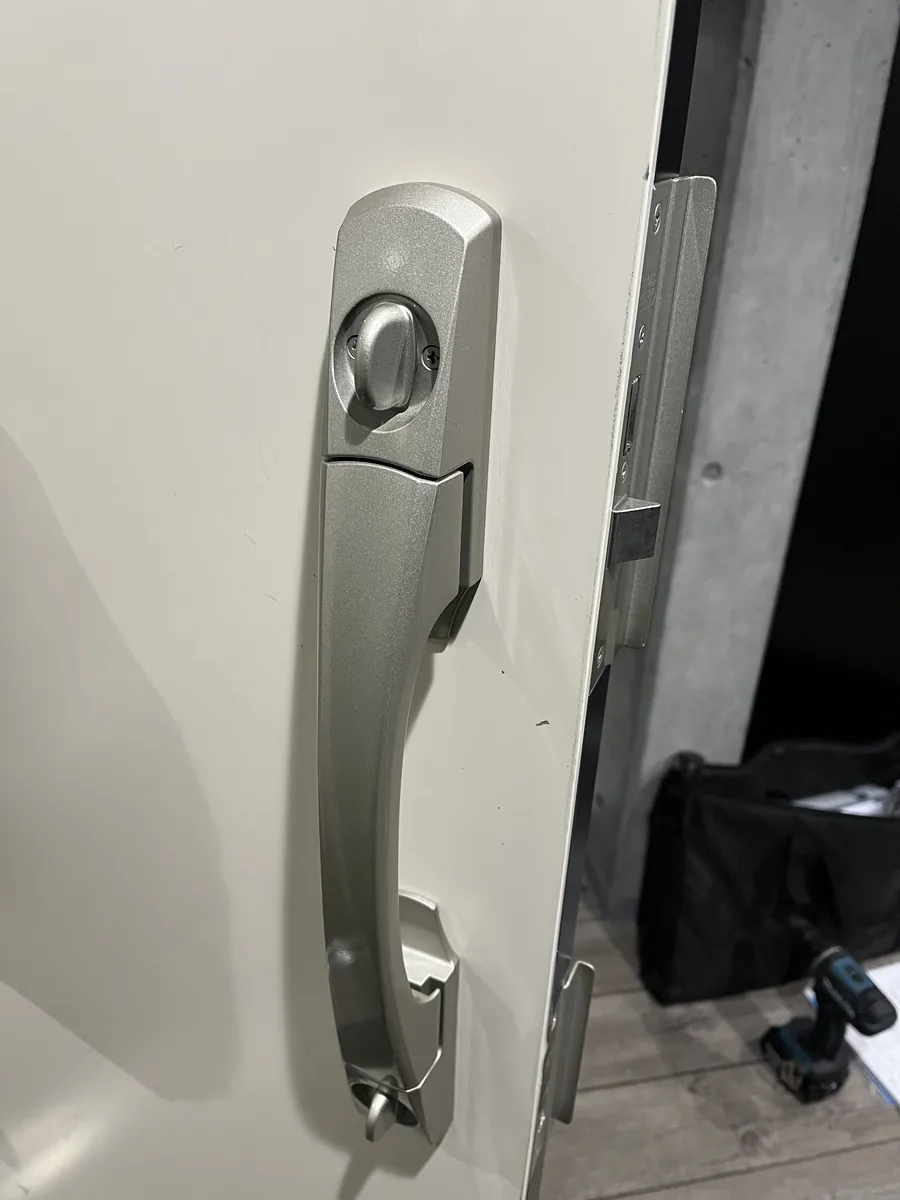 GOALのプッシュプル錠を上下とも非破壊で解錠した分譲マンション事例（札幌市清田区）
