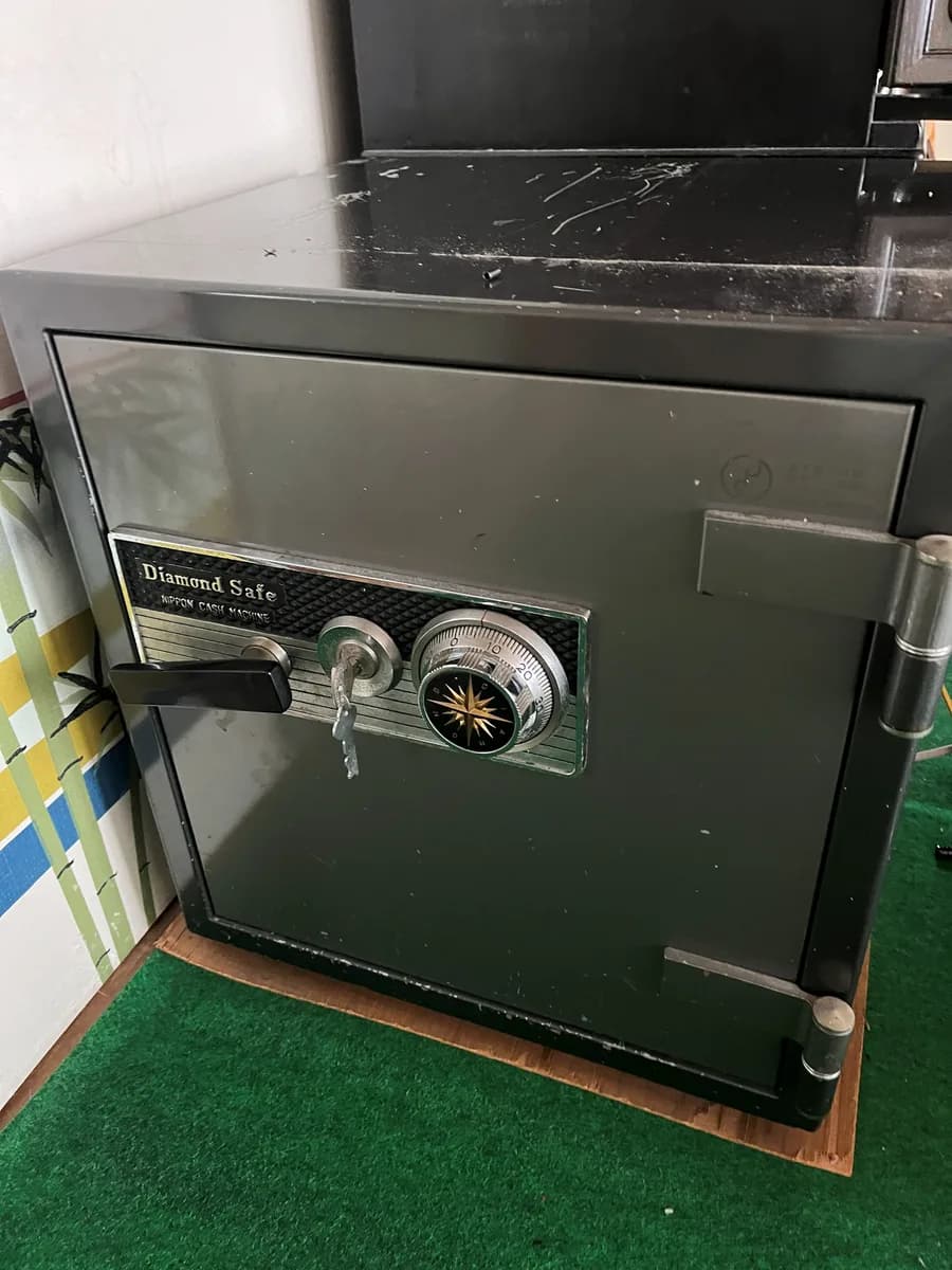 Diamond Safeの業務用金庫が故障で開かない症状を非破壊解錠（札幌市北区）