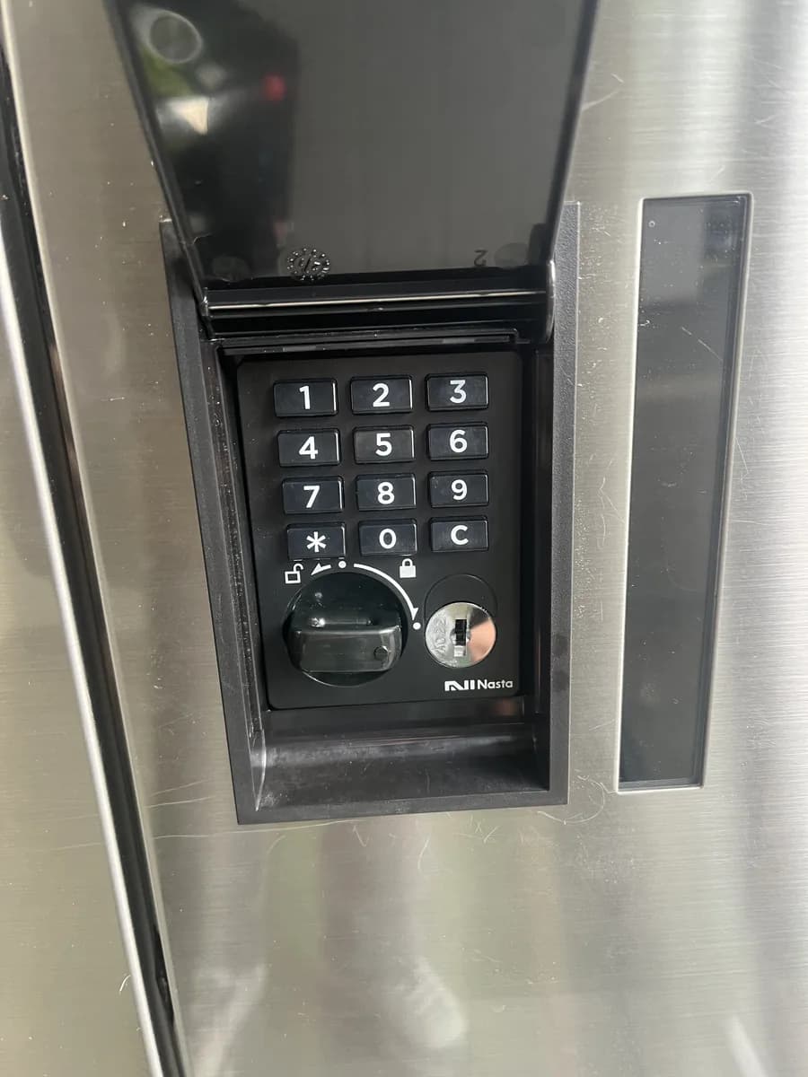 番号入力ミスで施錠されたNASTA宅配ボックスをピッキングで非破壊解錠(札幌市西区)